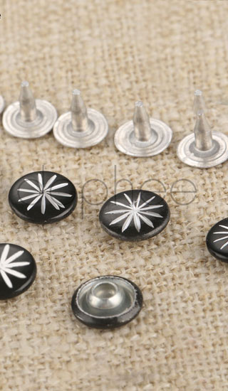 Buttons / Studs